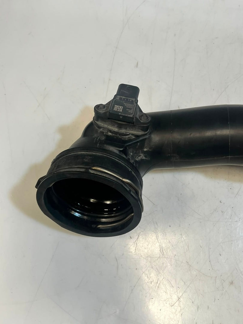 2016-2018 BMW X5 X6 F15 F10 F11 640i Air Intake DUCT Hose 8626487 OEM