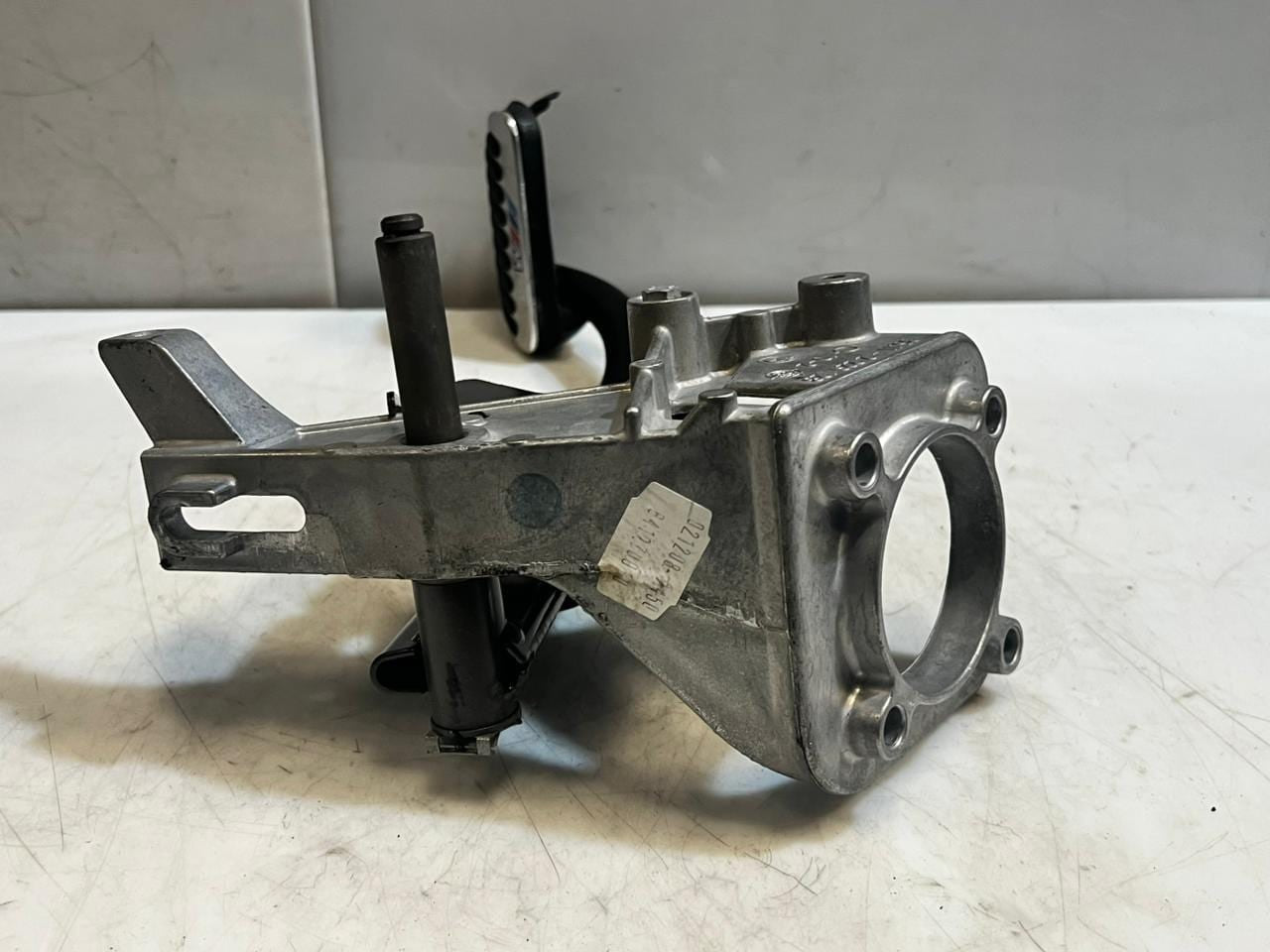 2009-2016 BMW Z4 Series E89 Brake Pedal Assembly 6785885 OEM