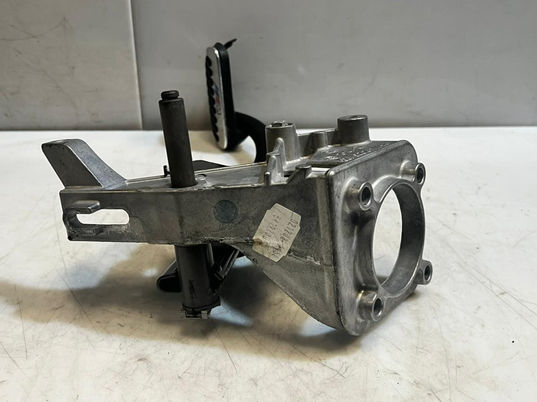 2009-2016 BMW Z4 Series E89 Brake Pedal Assembly 6785885 OEM