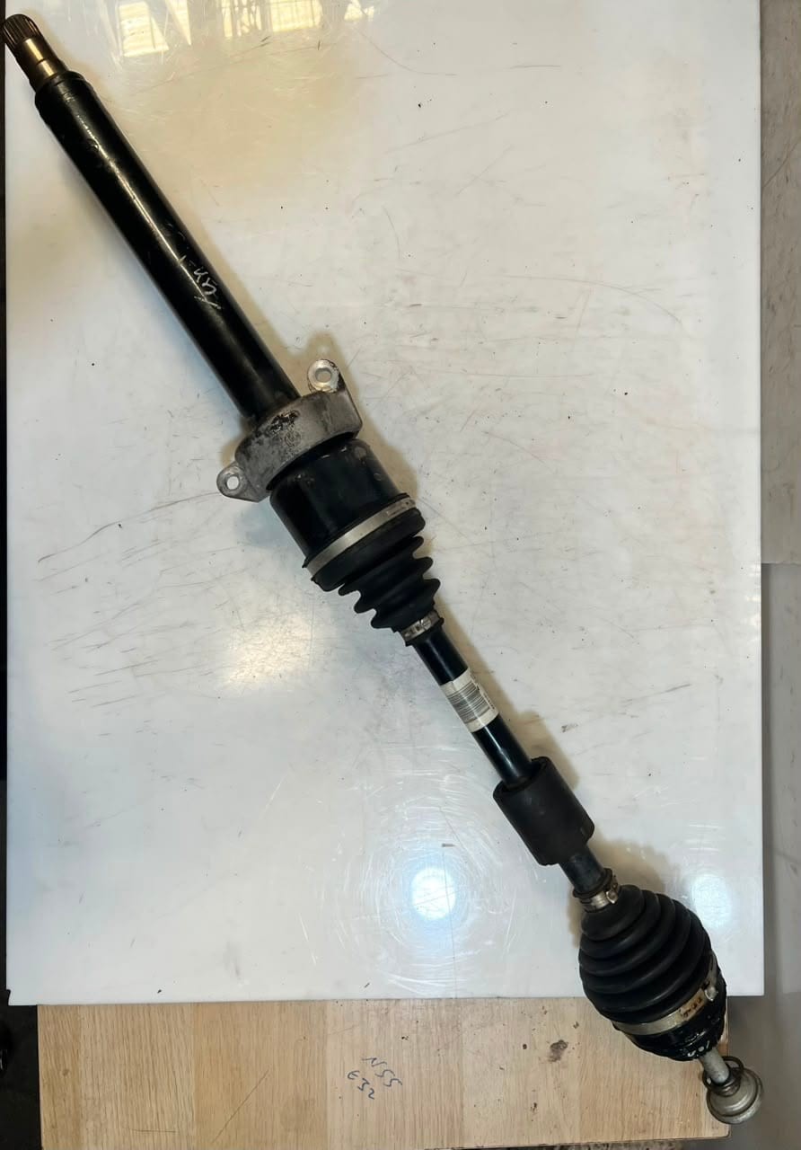 2015-2022 BMW 1' 2' F45 F46 X1 F48 F52 X2 F39 Front Driveshaft 8657704 OEM