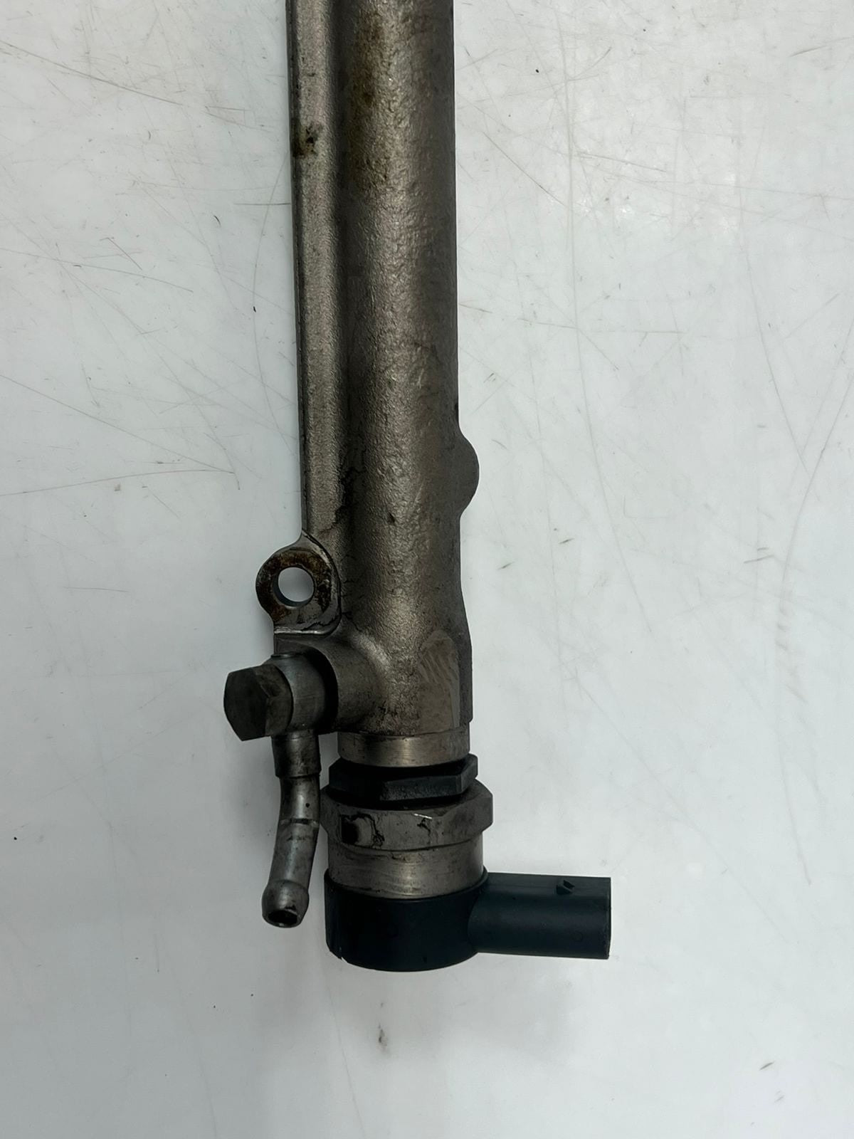 2002-2005 BMW 745i 7 Series E65 E66 E67 E60 E83 X3 Fuel Rail INJECTOR 7795514 