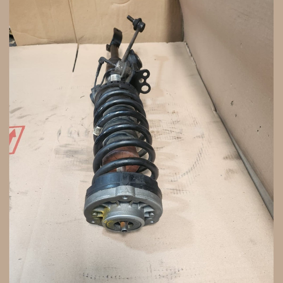 BMW Front Shock Absorber 6863116 5 Series F07 GT and 7 Series F01 Front Right 