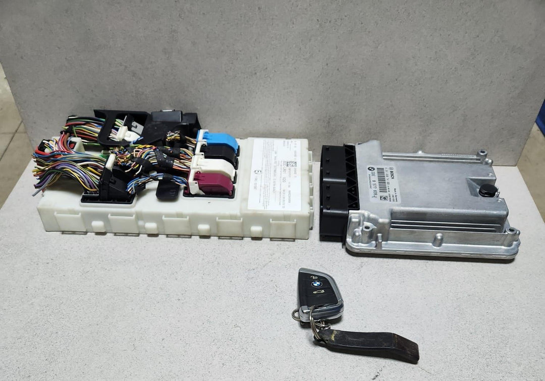 2010-2017 BMW X3 F25 30d xDrive F32 F33 430d Engine Control Unit 8577839 ECU SET