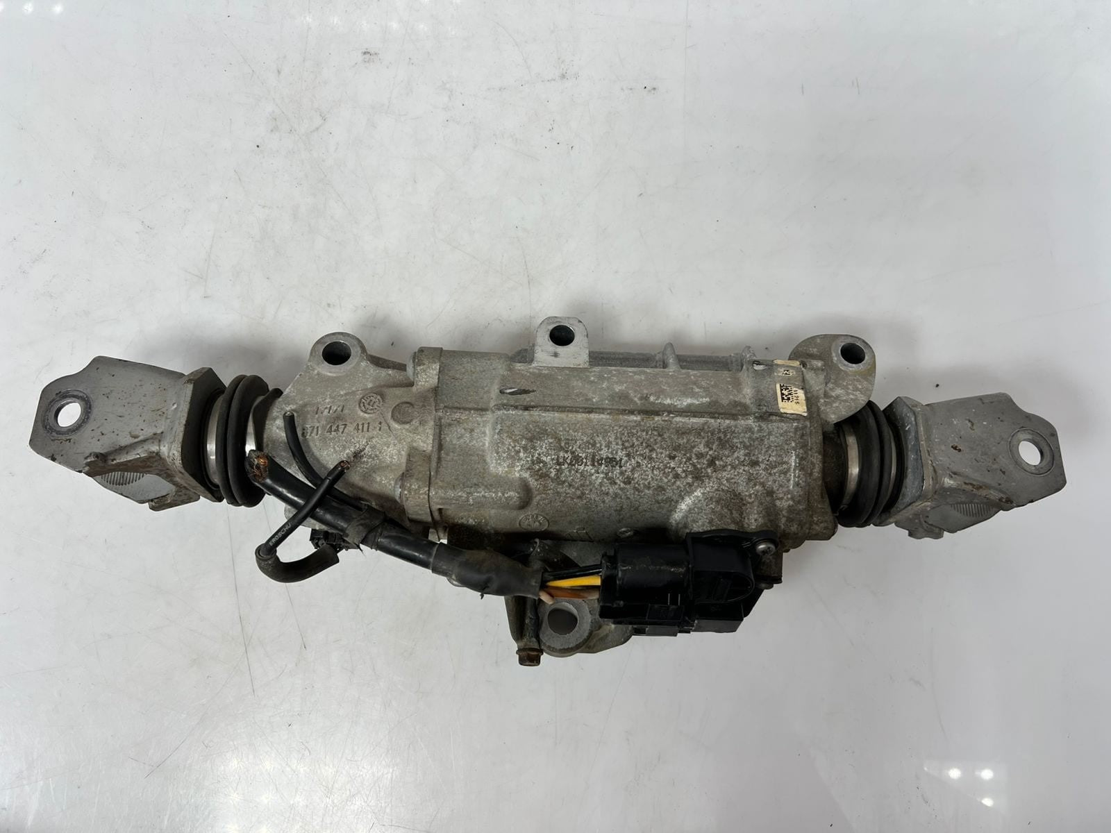 2009-2011 BMW 5' 7' SERIES F11 F01 528i Rear Axle Steering Gear 9327670