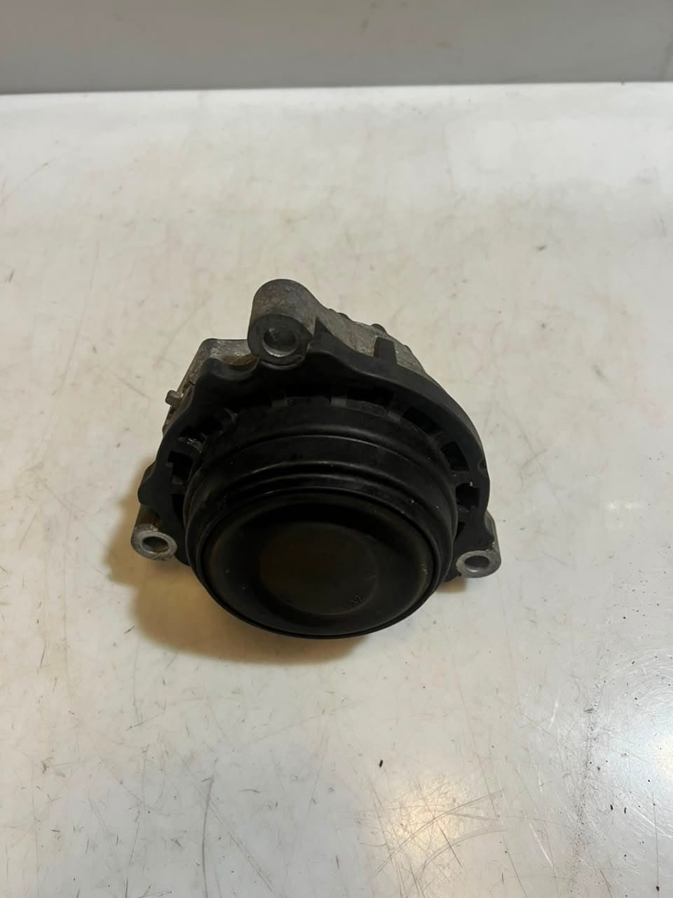 2015-2017 BMW X3 F25 X4 F26 2.0L RIGHT Engine Mount MOTOR 6868490 OEM