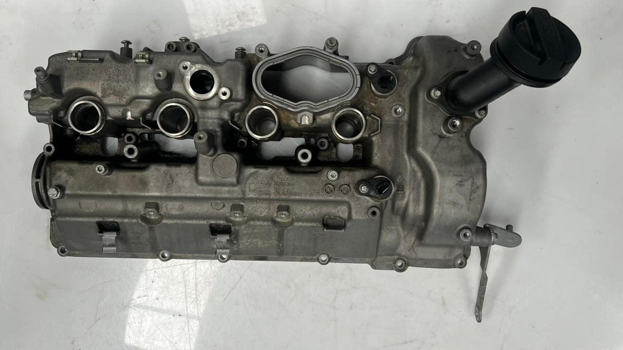 OEM right valve cover for 2012-2016 BMW F10 M5 with S63 engine. 7843506