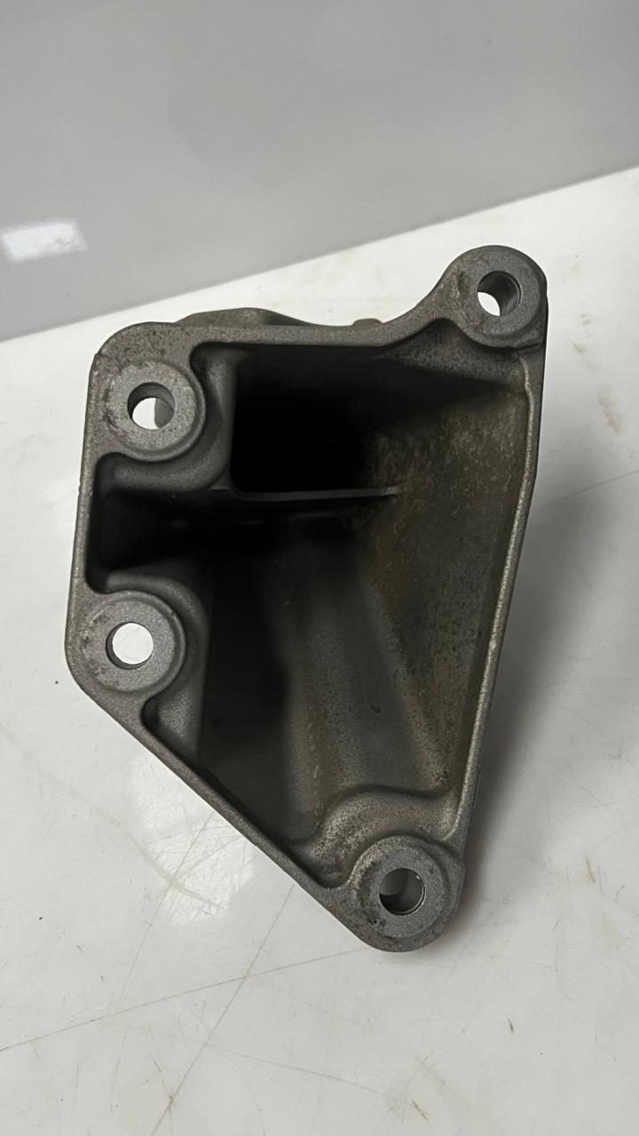 2012-2018 BMW M6 F13 S63 V8 Engine Mount Bracket 2211228411201 