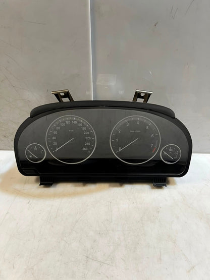 2010-2013 BMW 5 Series F10 F11 520i 523i SPEEDOMETER Instrument Cluster 9280477