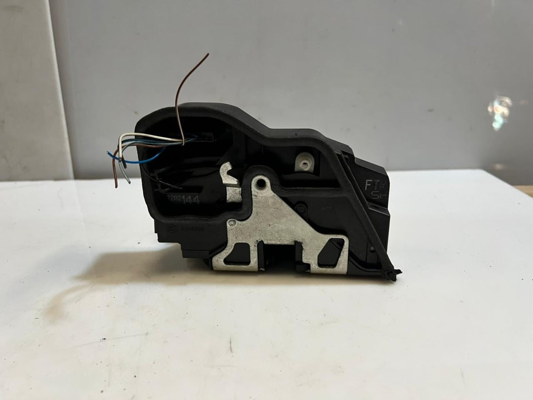 BMW E92 E60 E61 E65 E81 E87 E90 F20 Door Lock Actuator Front Right 7202144 OEM