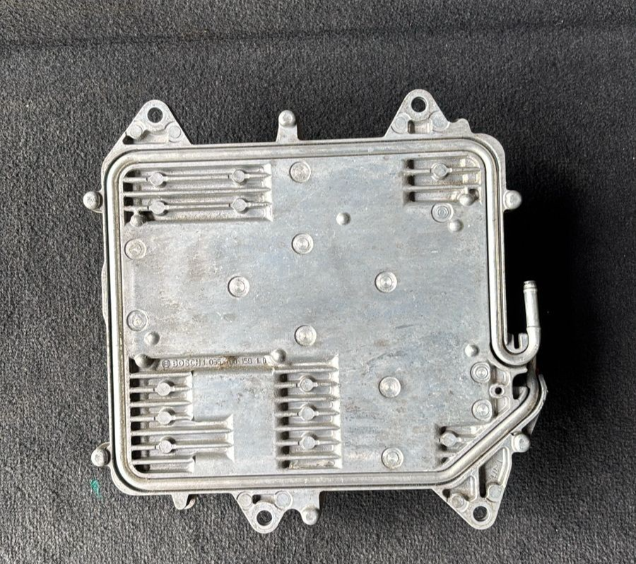 BMW F01 F02 F06 F07 F12 550i 650i 8 614 MOTORSTEUERGERÄT MODUL - 8614915