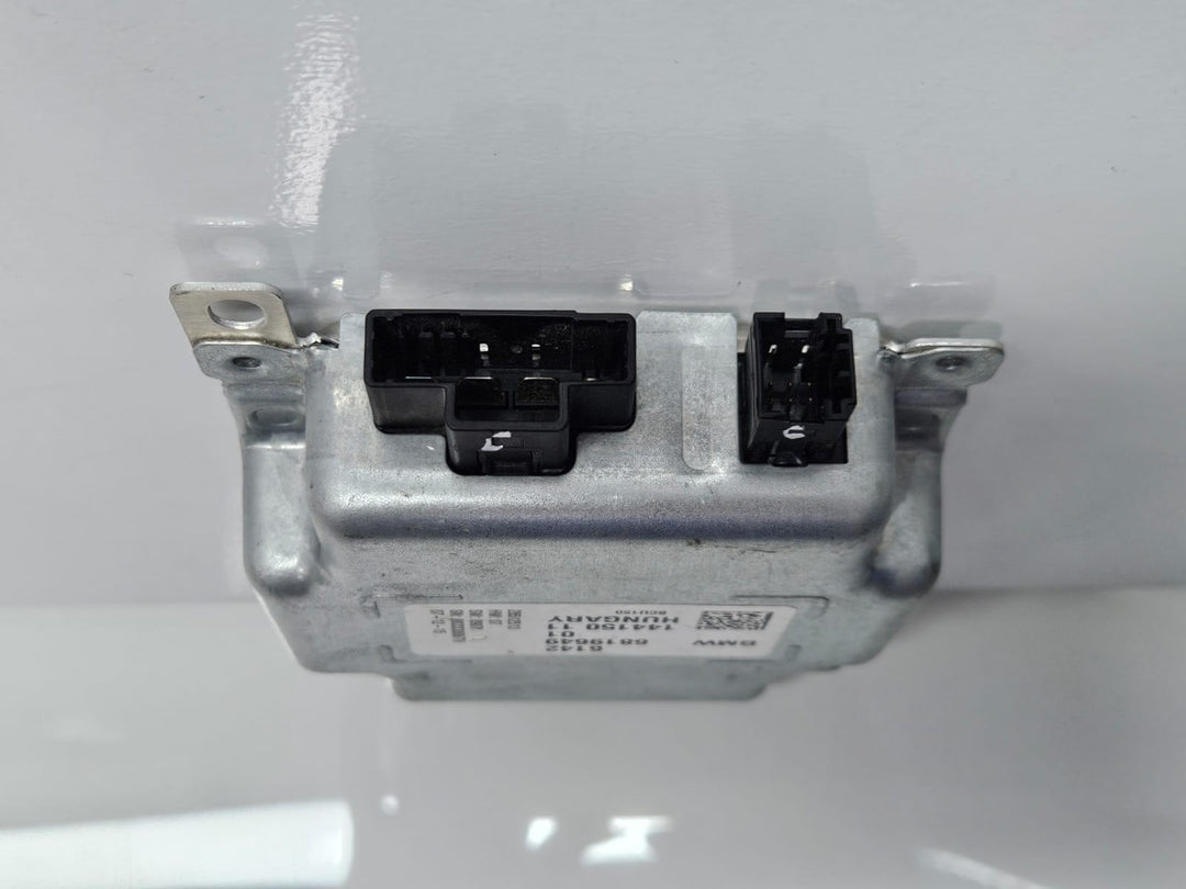6819649-2017-2019 BMW 750i G11 G12 Battery Charge Control Module OEM