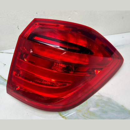 Mercedes W166 GL350 Rear Right Side LED Tail Light Brake Stop Lamp A166 9067601