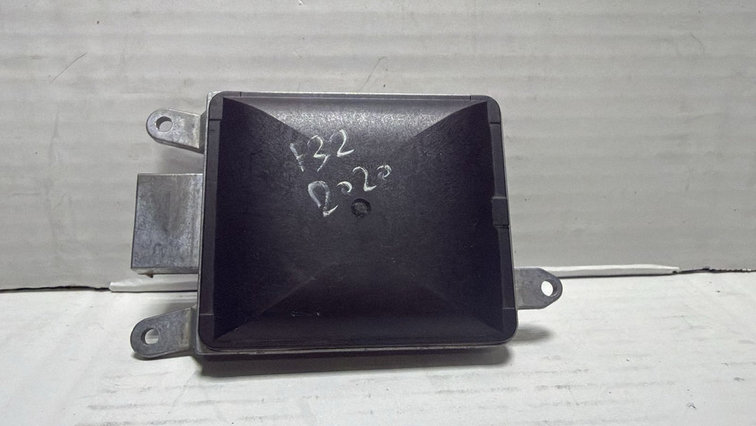 6884287 - 6884288  2019 F32 4er  Genuine BMW F30 F31 F34 F32 Sensor Lane Change