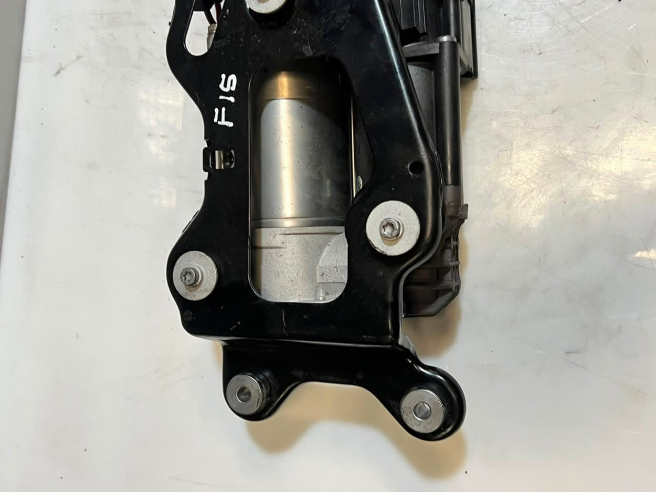 2015-2019 BMW X5 F15 F85 X6 F16 F86 Air Suspension Compressor Motor 6875177 OEM
