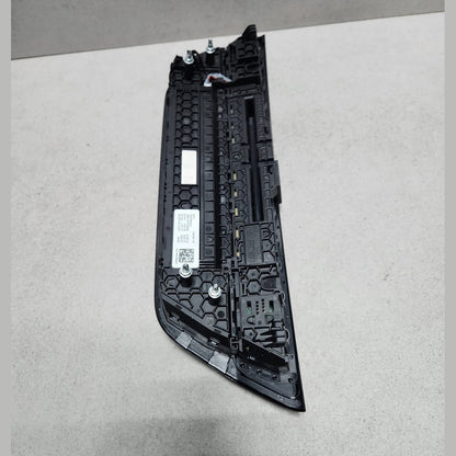 2019-2020 BMW 530e Climate Control And Audio Control Panel 7947859