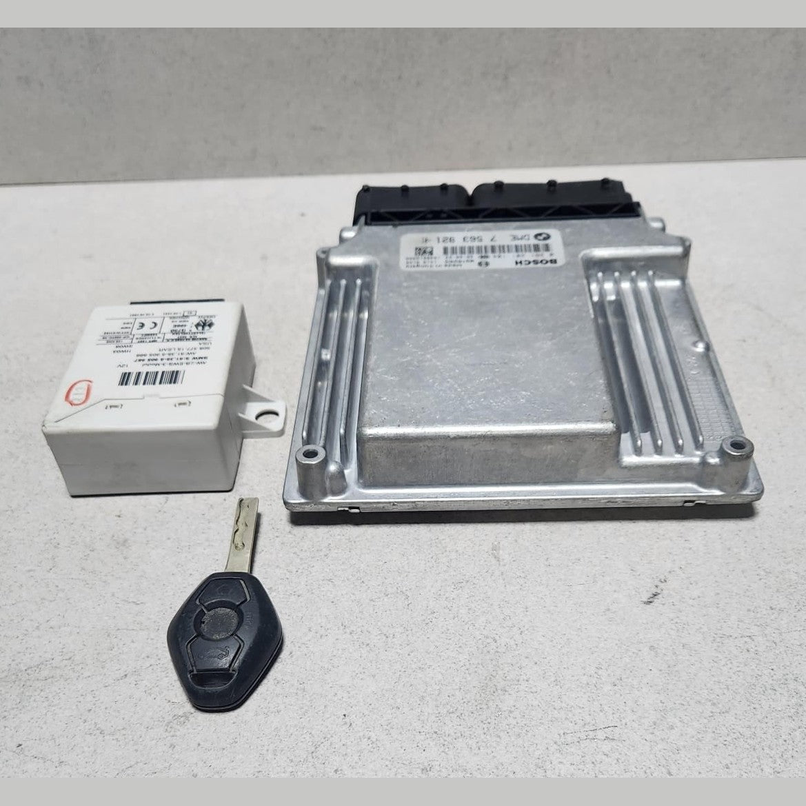 BMW N46 E46 Engine Control Unit DME ECU Set 7563921 OEM