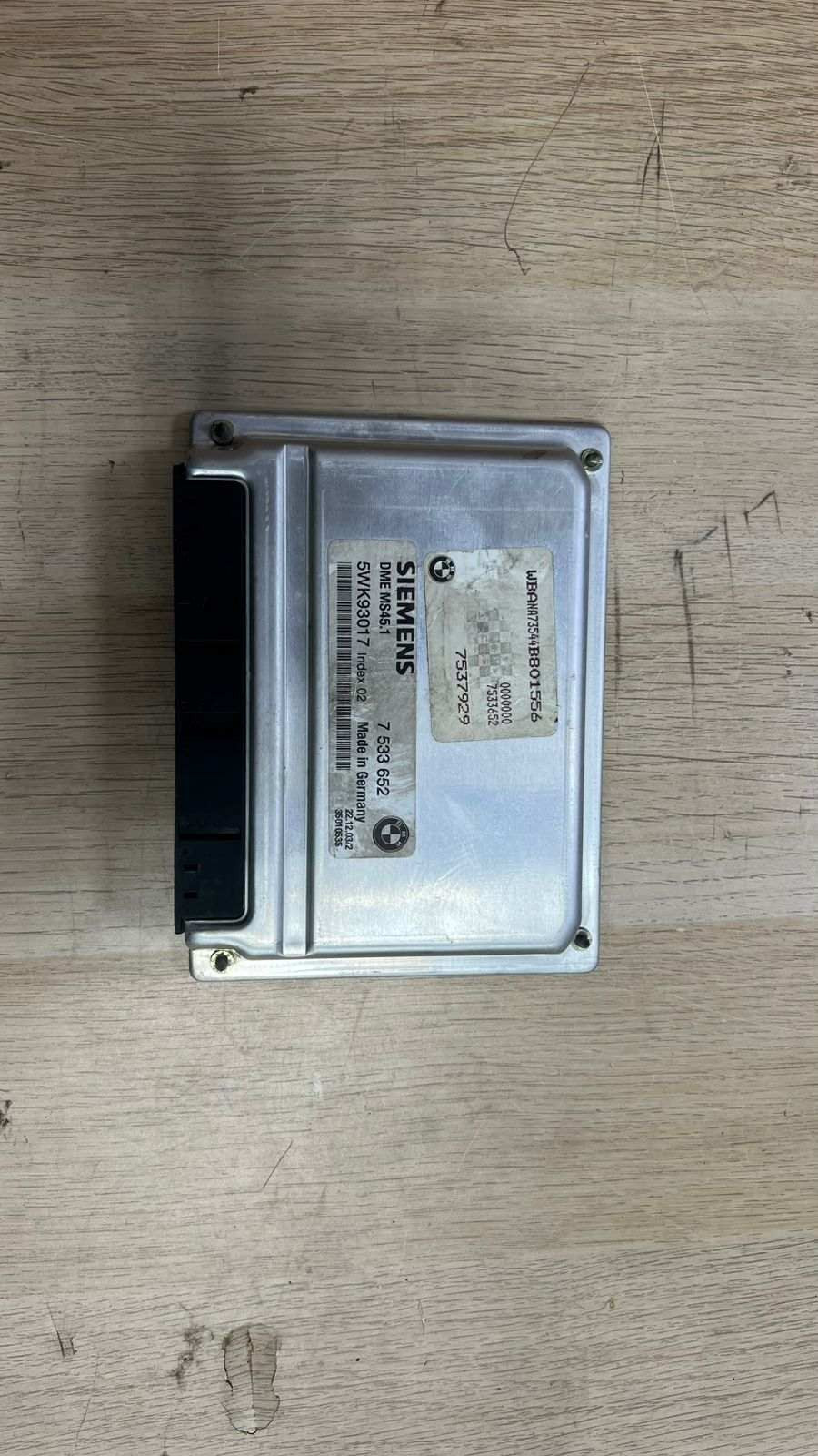 2004-2005 BMW 530i Engine Control Module 7533652 5' E60 BMW 530I ECU SET MS45.1