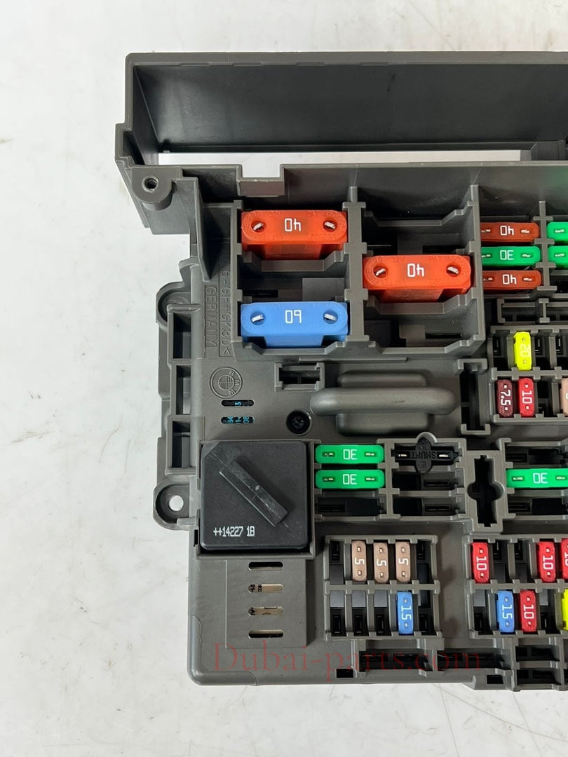 2007-2013 BMW 328i E90 E91 E92 E84 Front Power Distribution Fuse Box 9119444 OEM