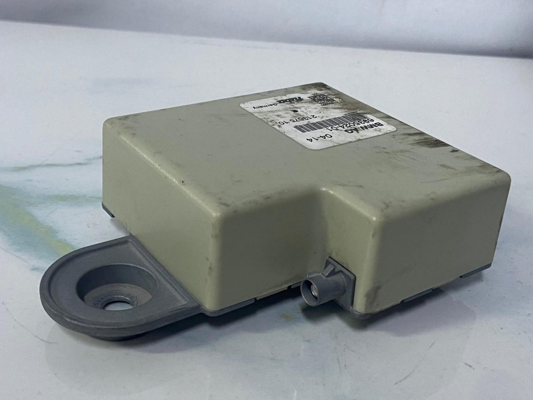 OEM BMW X5 E70 Radio Antenna Amplifier Control Module Unit 6935024