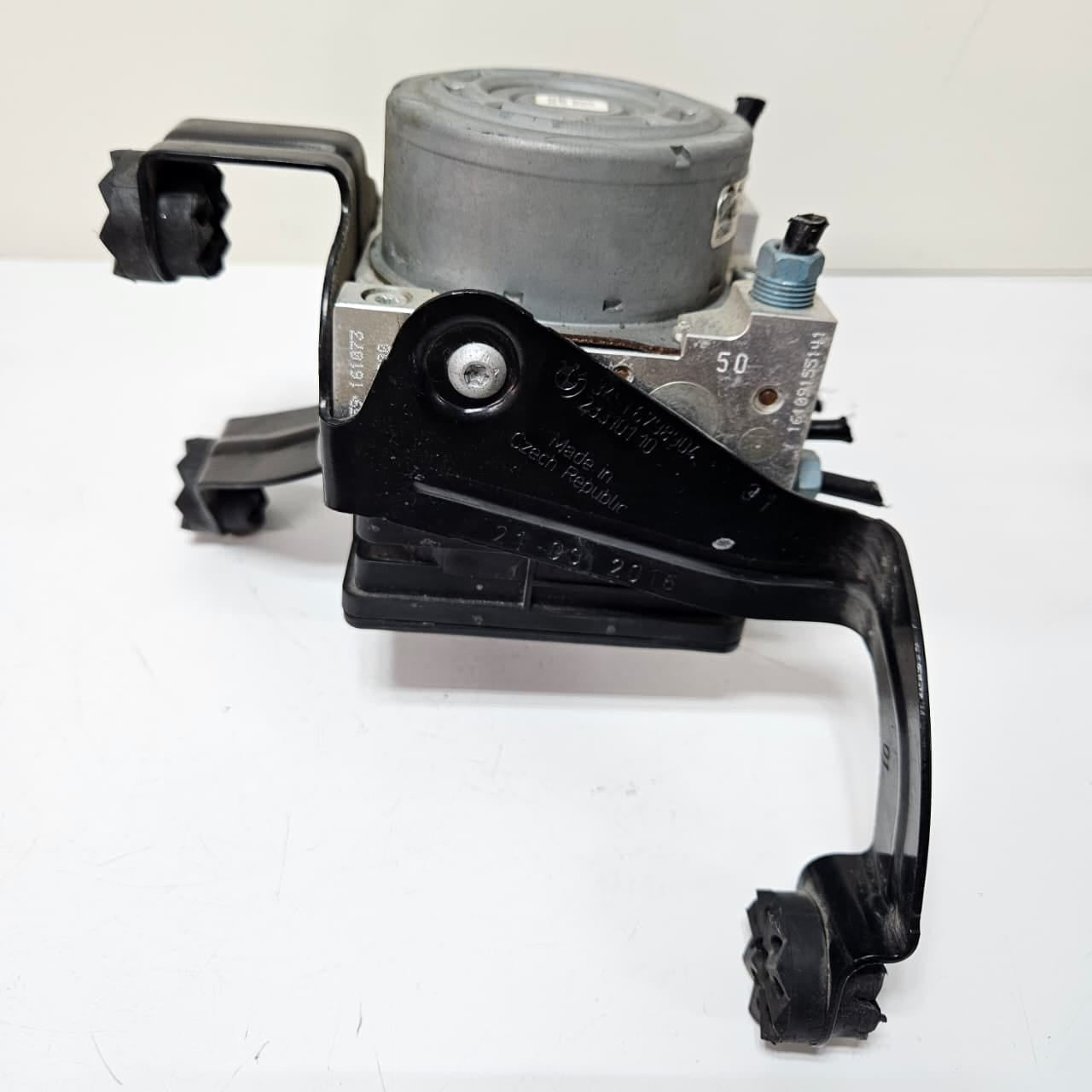 OEM BMW 3 Series F30 F35 F31 ABS DSc Control Unit Module 6881177