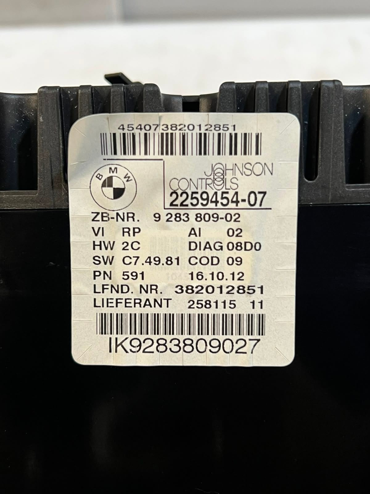 BMW E90, E91, E92, E93 3' E84 X1 Speedometer Instrument Cluster 9283809 OEM