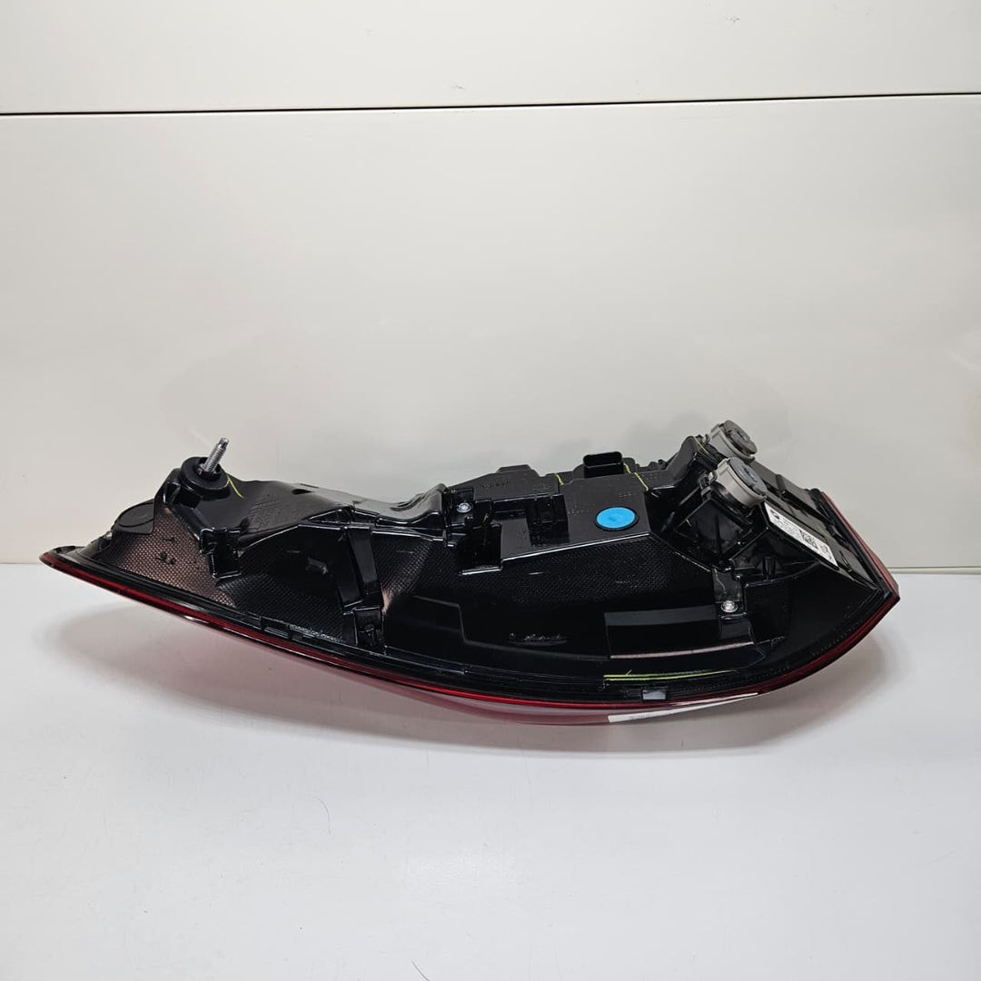 2019 BMW X6 G06 LCI Taillight Led Side Panel Left 7421113