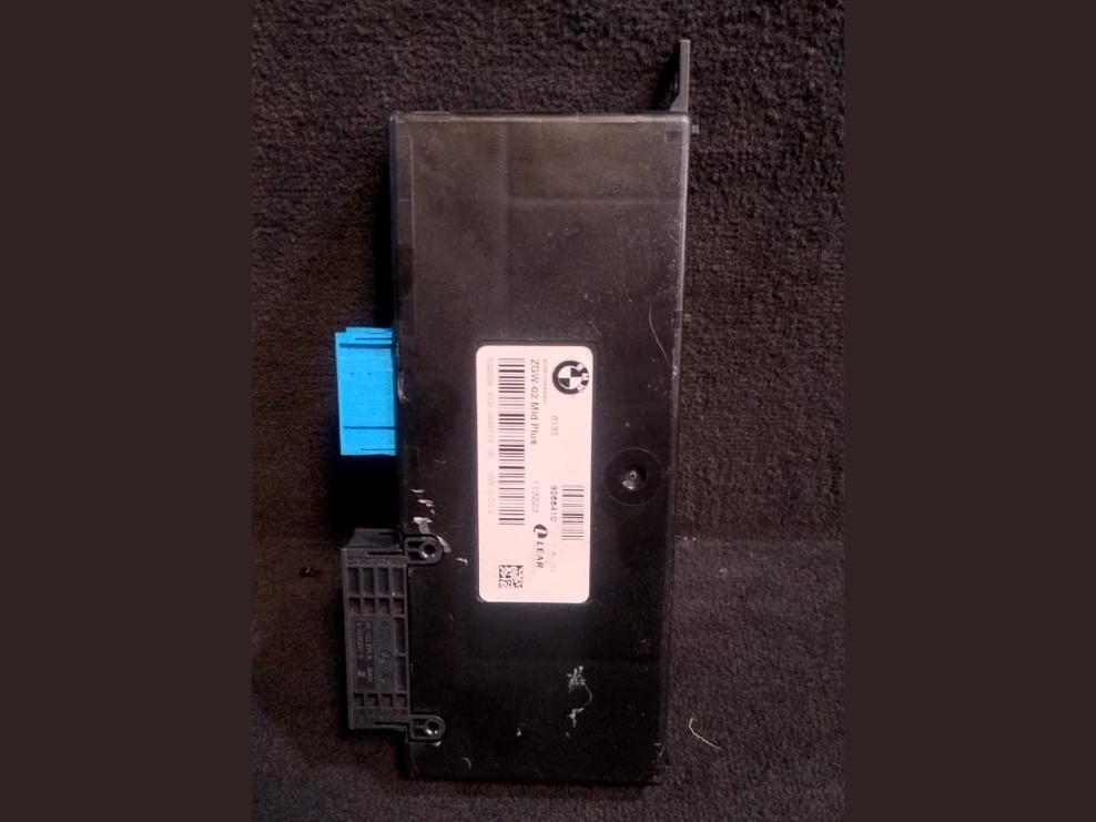 BMW X3 F25 X4 F26 CENTRAL GATEWAY MODULE (ZGW) THEFT LOCKING P/N 9266410
