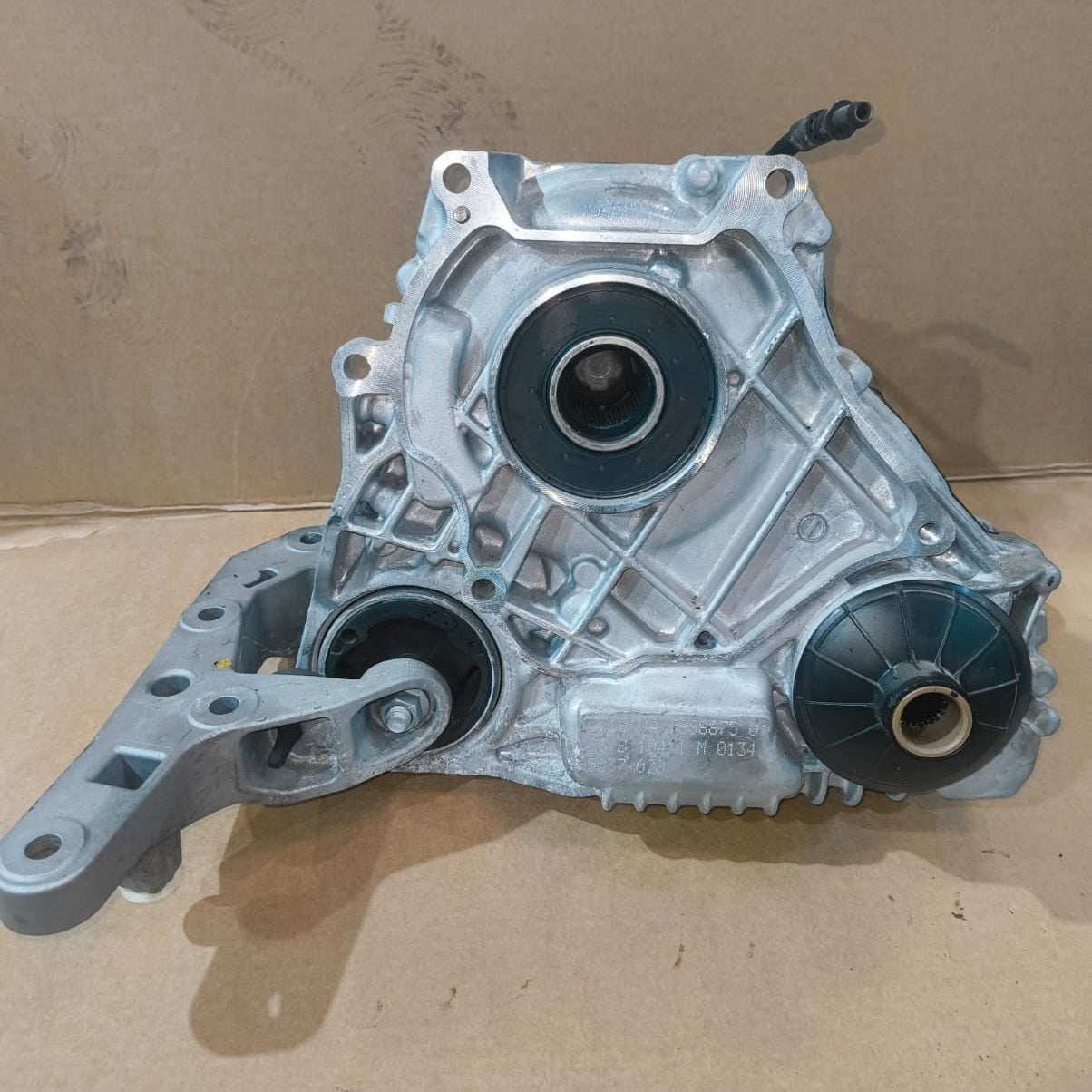 BMW G01 X3 xDrive 30e Transmission Transfer Case ATC13 7888875 2023 15 KM
