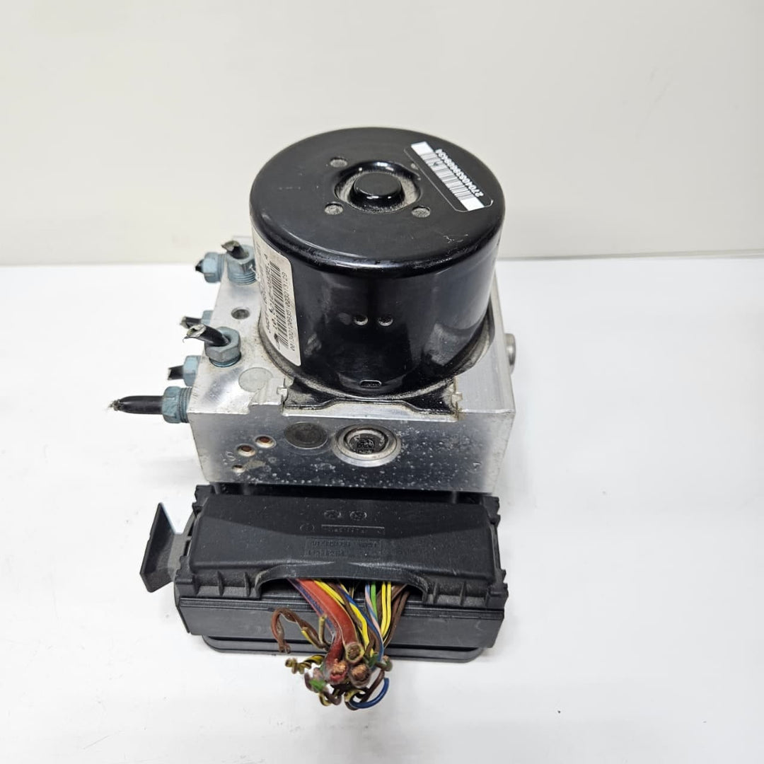 2012-2016 BMW F30 F32 F33 328i ABS Anti-Lock Brake Pump Control Module 6862247