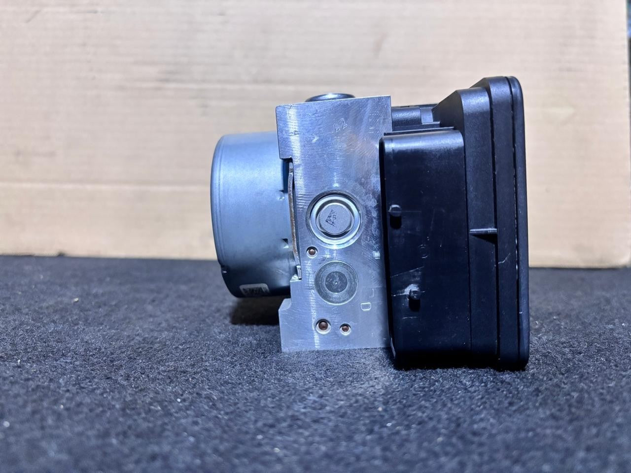 2013-2016 BMW F30 328i RWD ABS Anti-Lock Brake Pump Module Unit 6869726 OEM