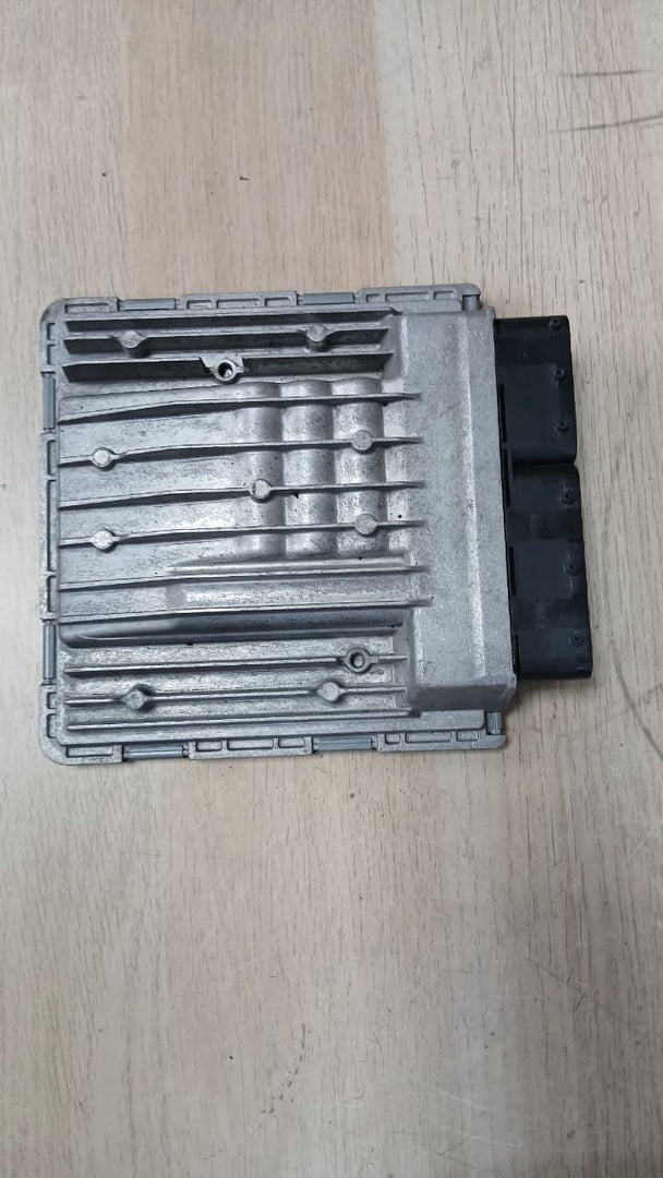 2008-2011 BMW 128i Engine Control Module 7583526 with 3.0L N51 engine.