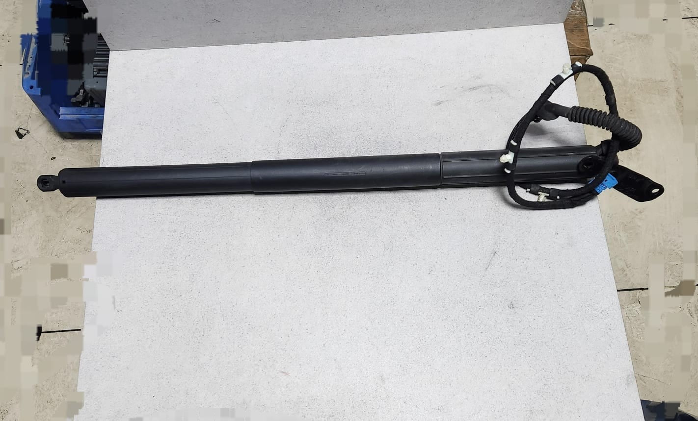 2011-2017 BMW X3 Tailgate Lift Cylinder 7232004 X3 18i, 20i, 28i, and 35i