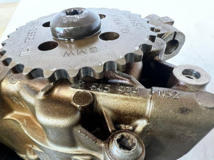 2007-2013 BMW 328i E90 E91 E60 E66 E93 335i 525xi Engine Oil Pump 7545939 OEM