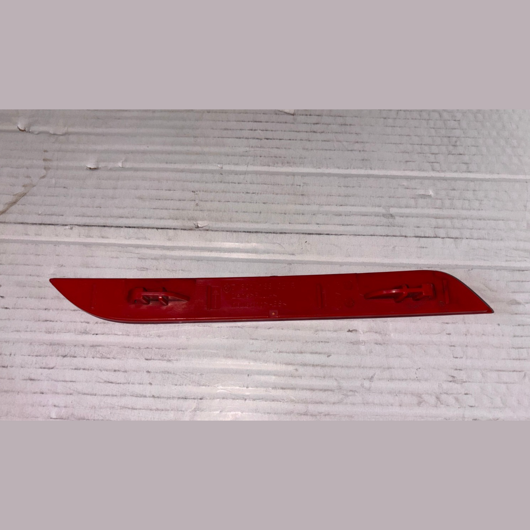 BMW F30 REAR BUMPER REFLECTORS LEFT RIGHT 7301187 7301188 SET