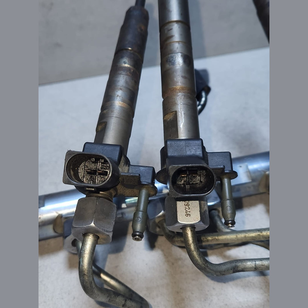 2008 BMW 3 Series E90 E91 F30 and X3 E83 N47 Fuel Injector Rail 7809128 OEM