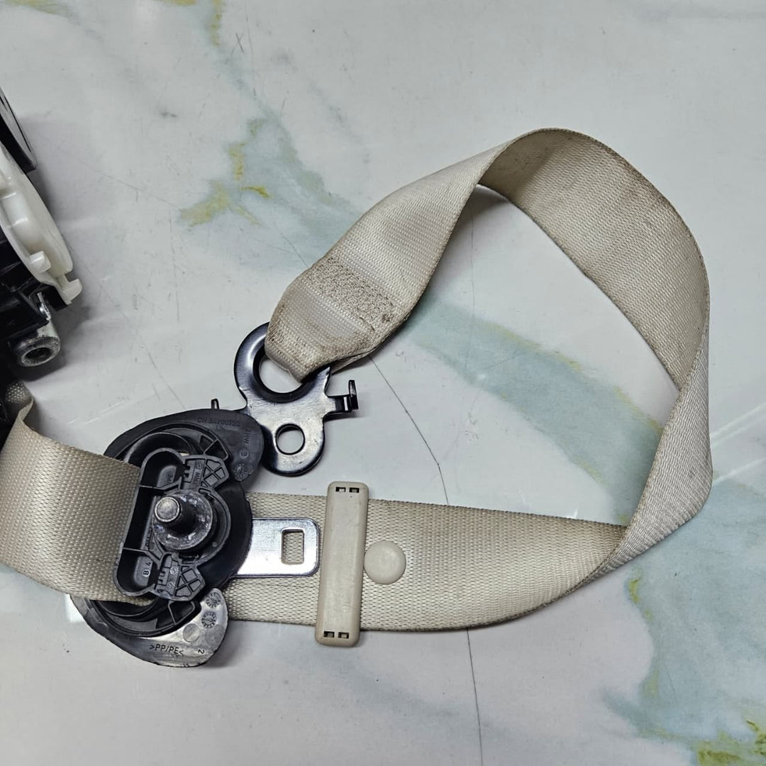 OEM BMW 7 Series G11 G12 Front Seat Belt Front Left 7402423