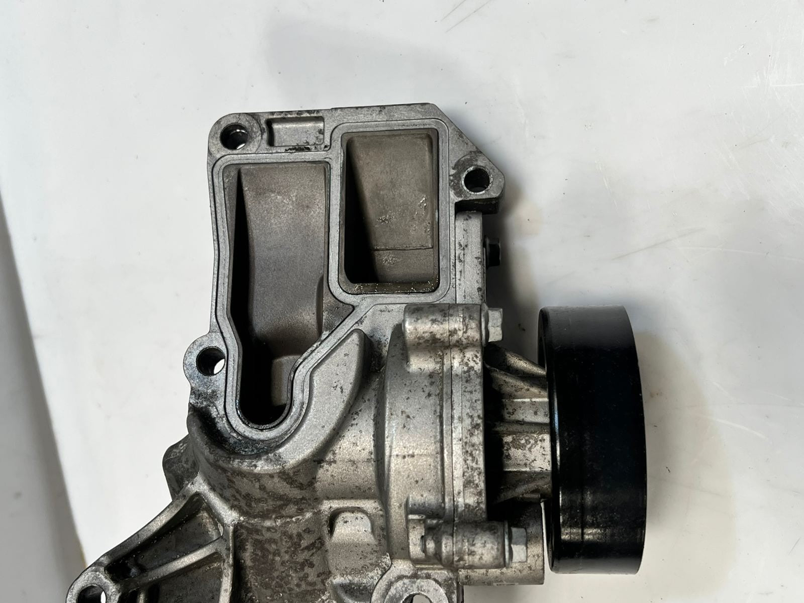 Mini Cooper F55 F56 F57 F45 F46 Coolant Water Pump Support Bracket 2381337