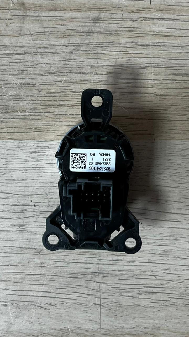 2008 BMW X3 F25 N57D Engine Control Unit BOSCH 8574100 DDE SET WITH KEY