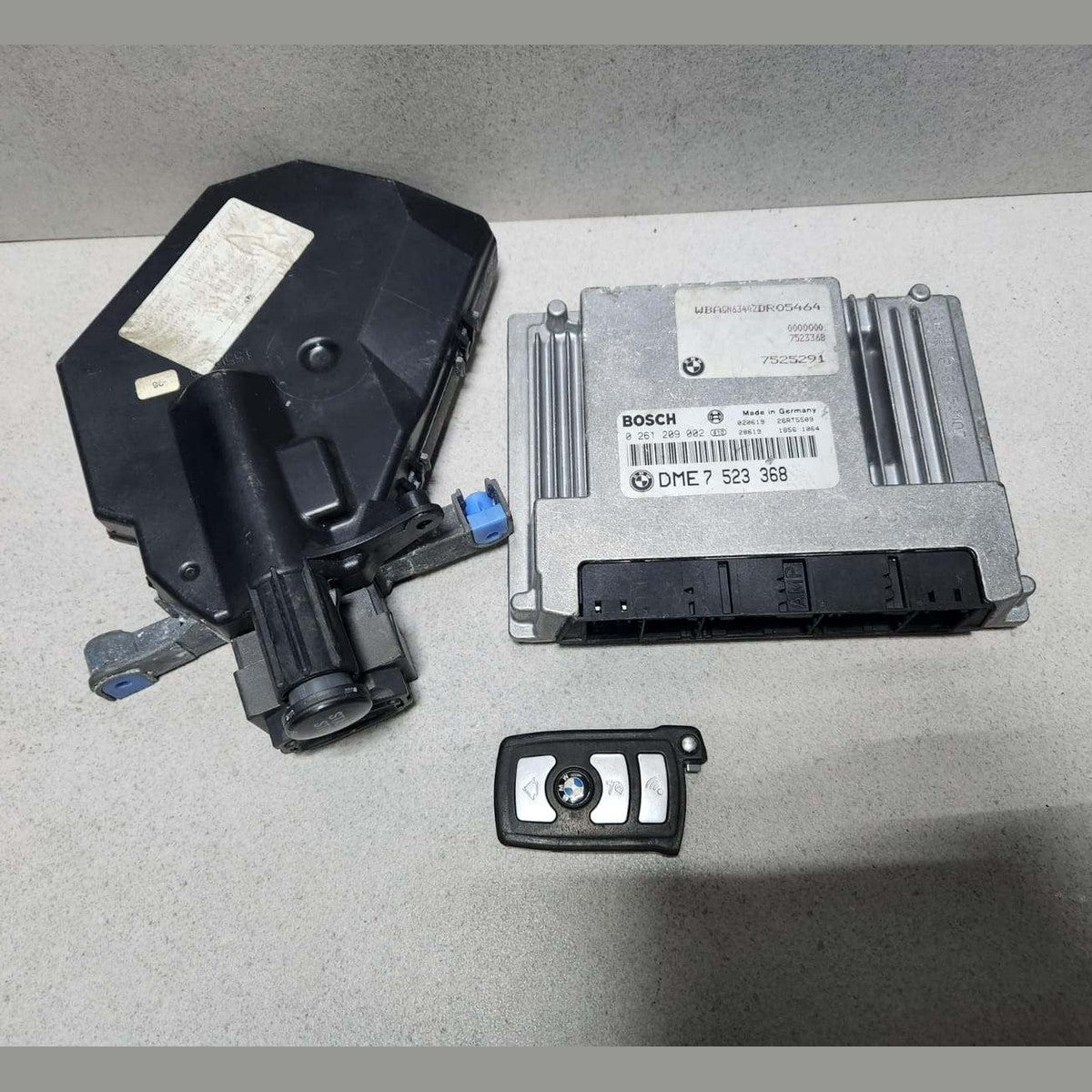 2002-2005 BMW 745i Engine Control Module 7523368 745Li E65 E66 with 4.4L N62 LHD