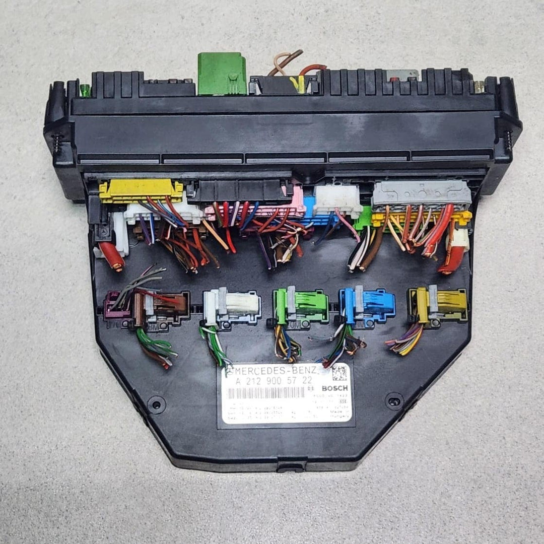 Mercedes-Benz Fuse Box A2129005722 C-Class W204 and E-Class W212
