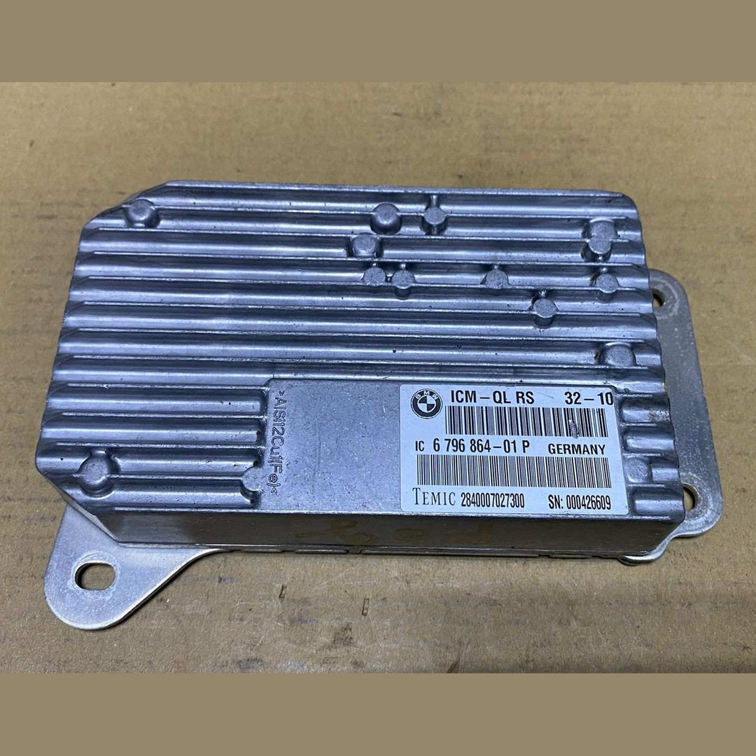 BMW Suspension Control Unit 6796864  5 Series F10 F11 and 7 Series F01 F02 F03 F