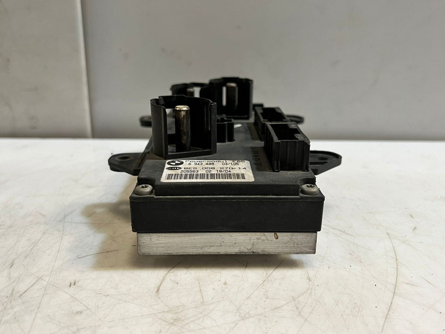 2002-2005 BMW 745i 7 Series E65 E66 POWER MODULE Body Control Module 6943489