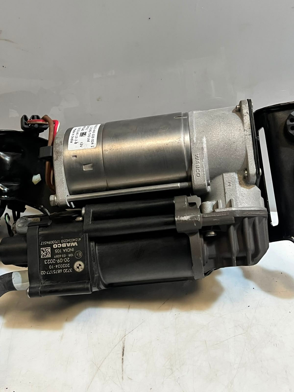2015-2019 BMW X5 F15 F85 X6 F16 F86 Air Suspension Compressor Motor 6875177 OEM