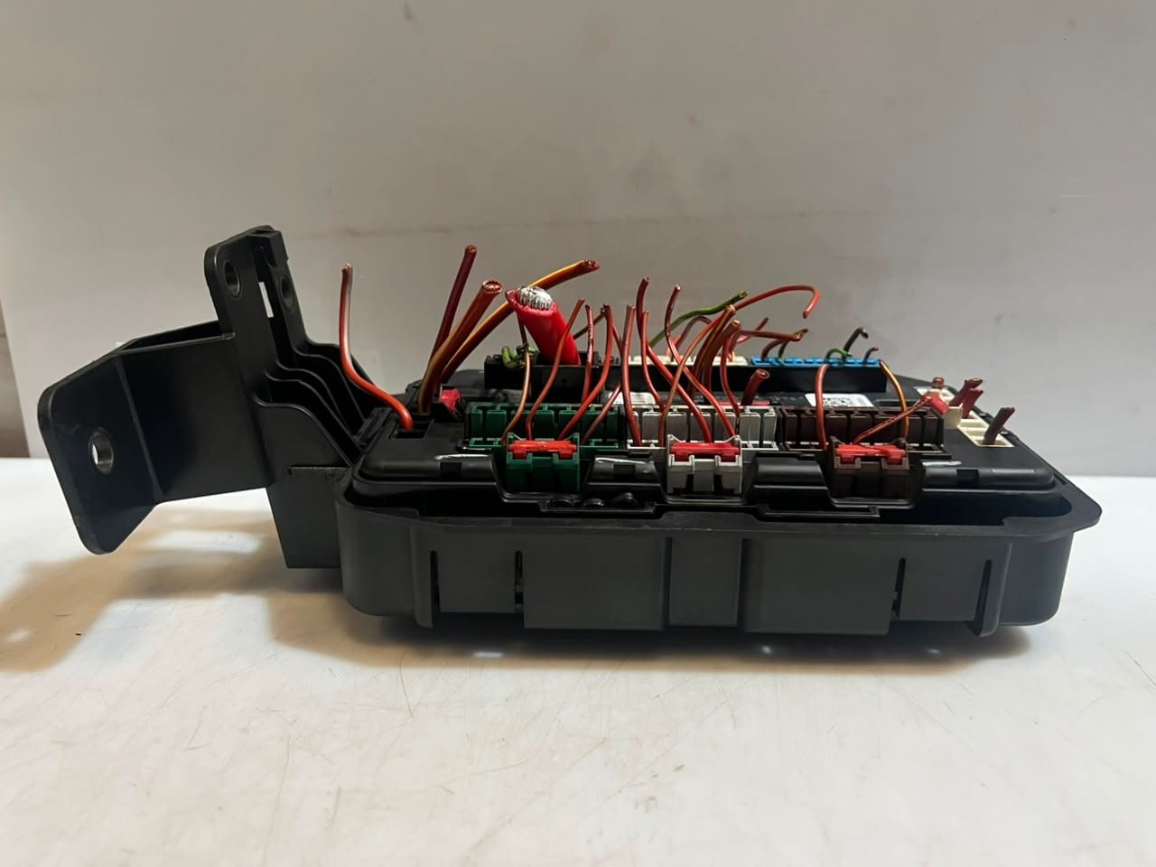 BMW F15 X5 and F16 X6 35iX Front Power Distribution Fuse Box 9316568 OEM
