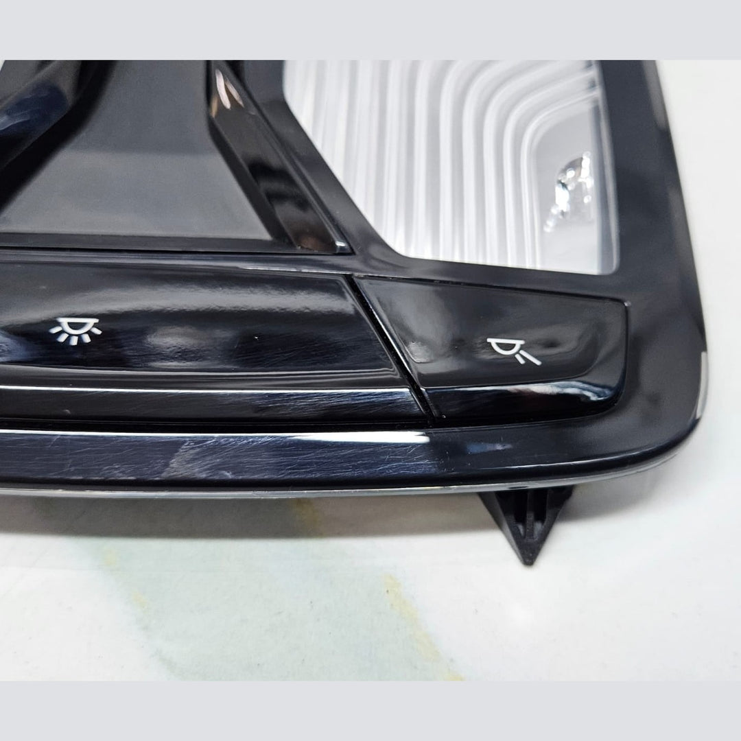 2017-2020 BMW 530i G30 G31 Overhead Console Dome Reading Light 6838169 OEM