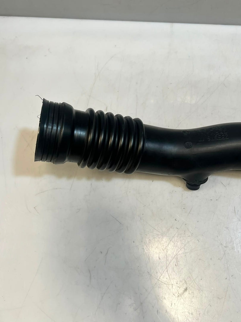 2016-2018 BMW X5 X6 F15 F10 F11 640i Air Intake DUCT Hose 8626487 OEM