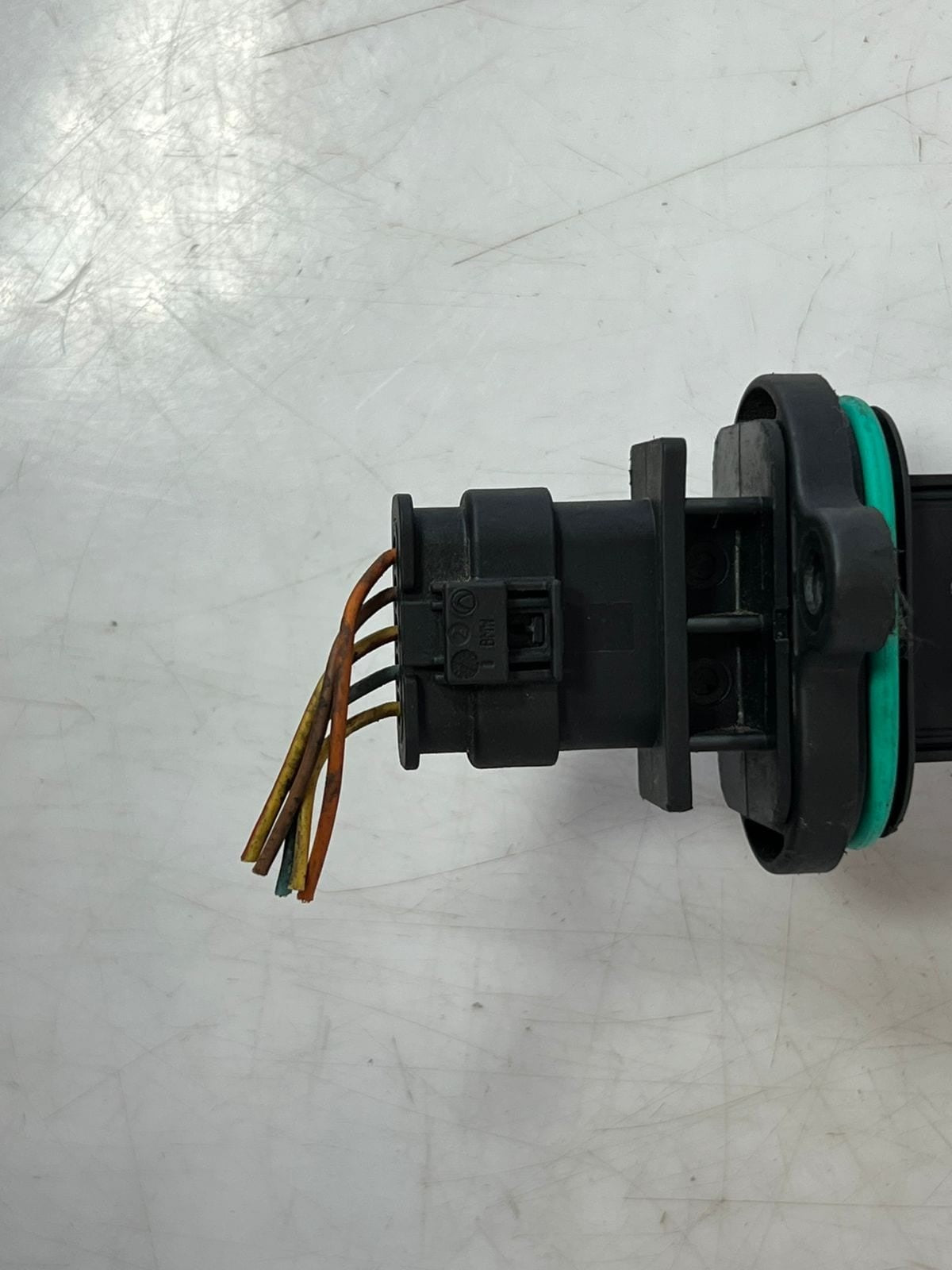 2010-2013 BMW 550i, 650i, 750i, and X6 4.4L Mass Air Flow Sensor 7566990 OEM