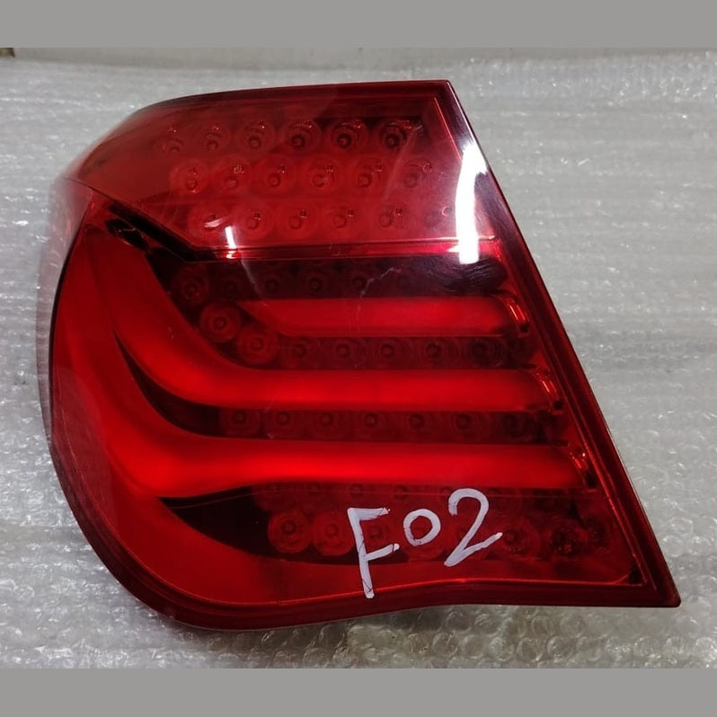 OEM BMW 7 Series F01 F02 F04 Rear Tail Light Lamp Side Panel Left 7182197