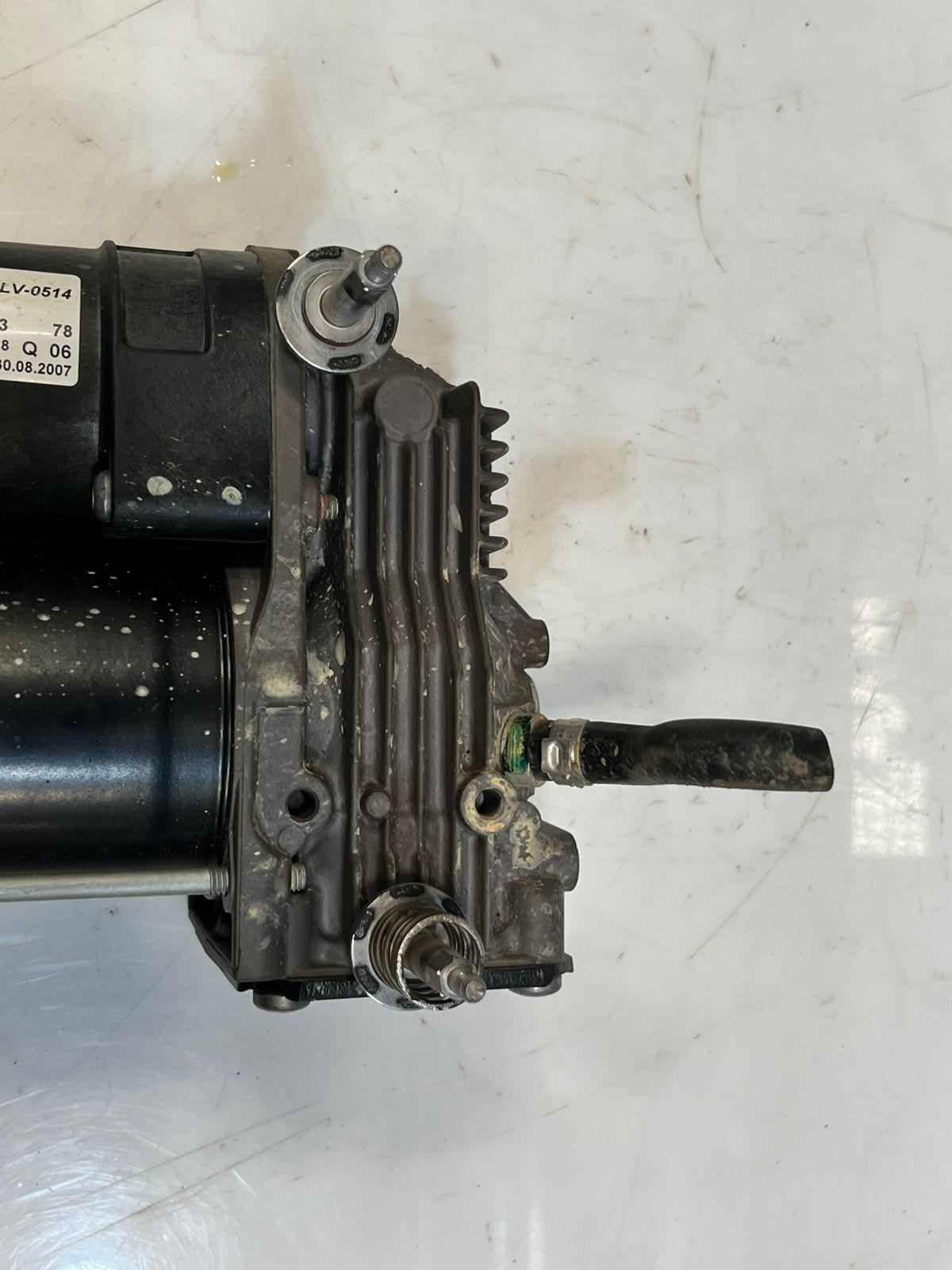 2007-2013 BMW X5 E70 and X6 E71 E72 Air Suspension Compressor EBLV0514 OEM