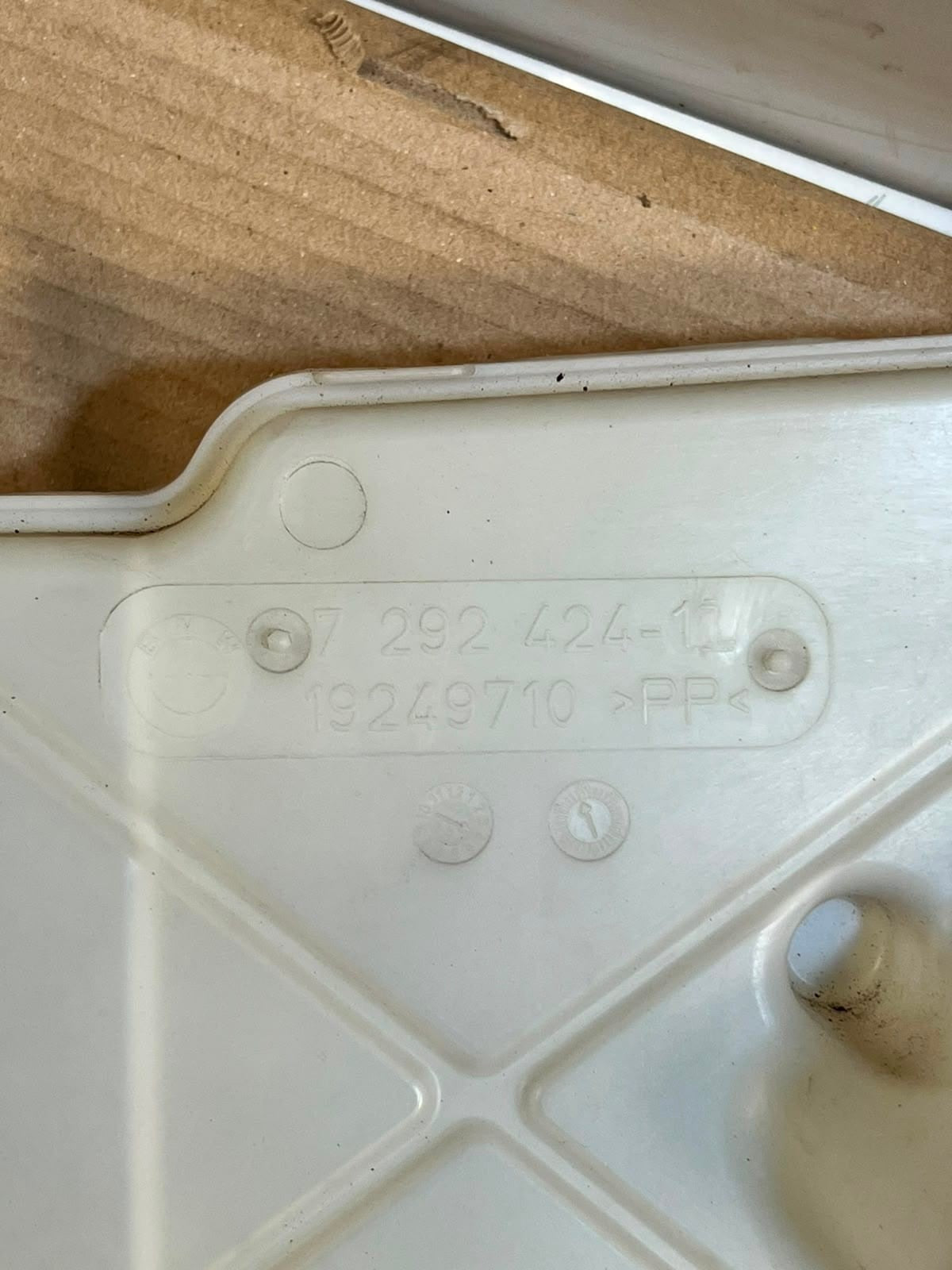 2013-2017 BMW X5 F15 Windshield Washer Fluid Reservoir/Tank BOTTLE 7292424 OEM